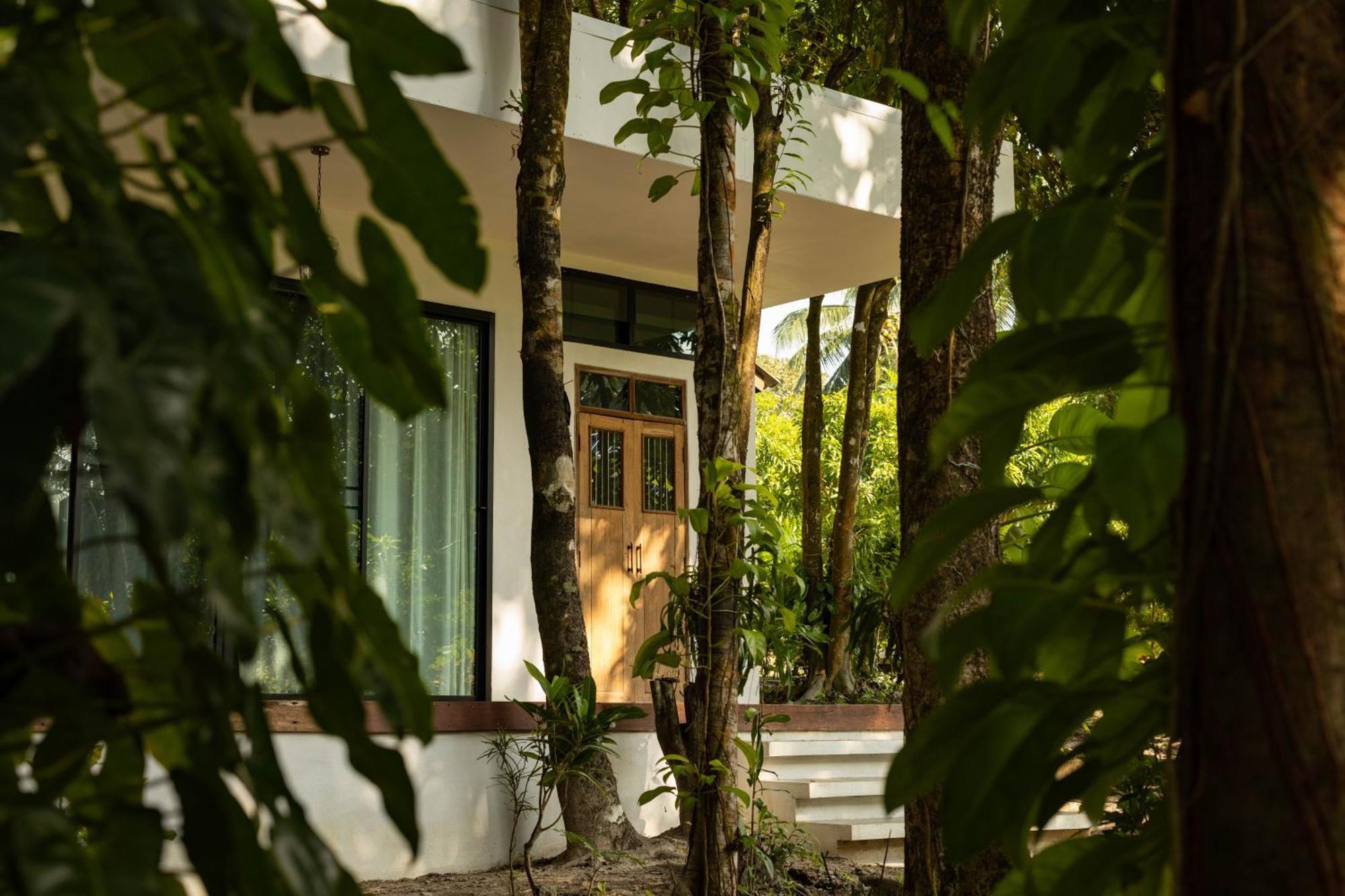 Barefoot Project Formerly Baan Klong Kleng Hotel Koh Phayam Exterior photo